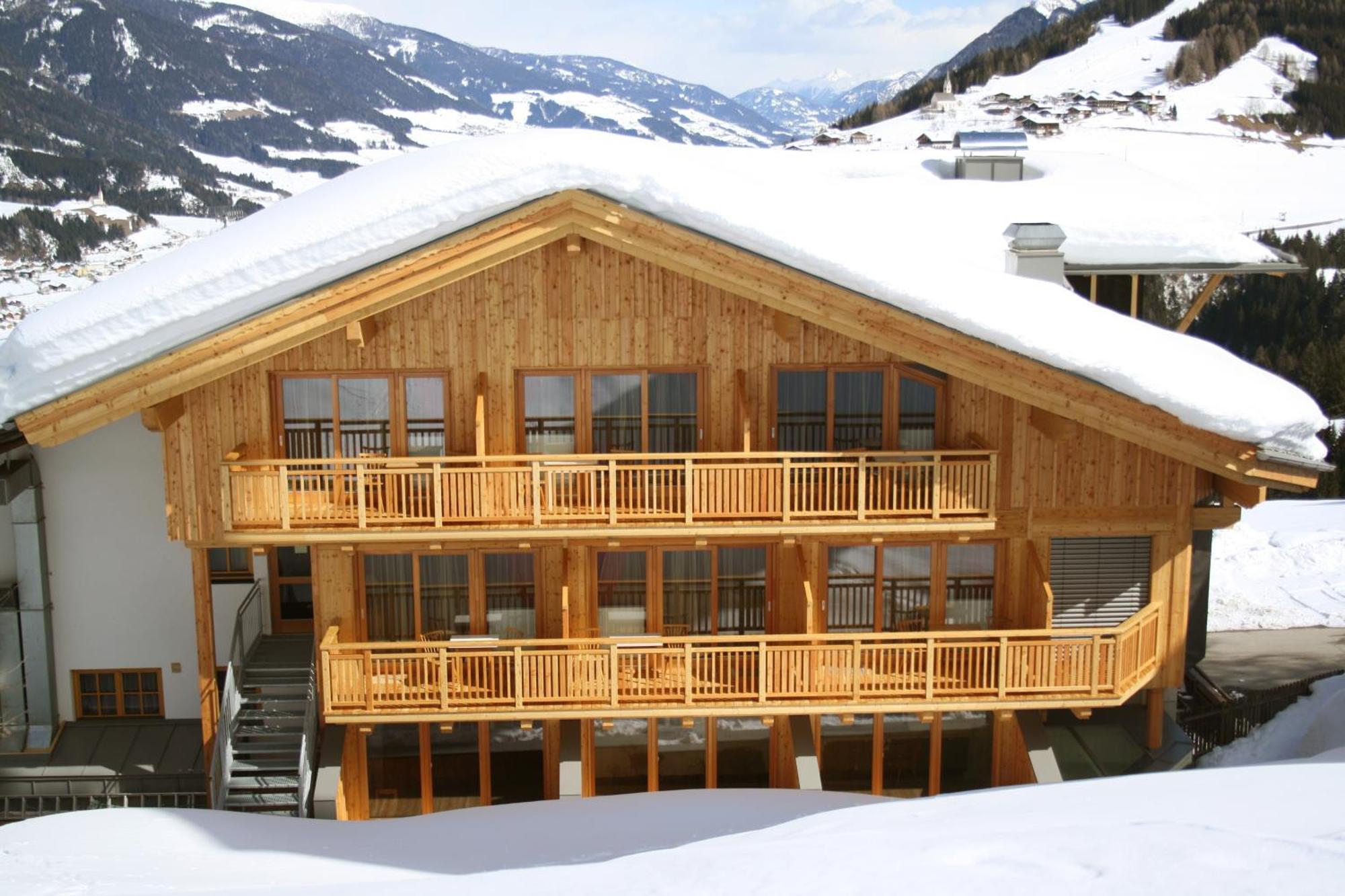 Hotel Schoene Aussicht Kartitsch Exterior photo